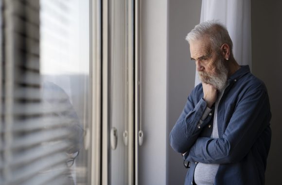 ¿Cómo afecta la soledad en las personas mayores?