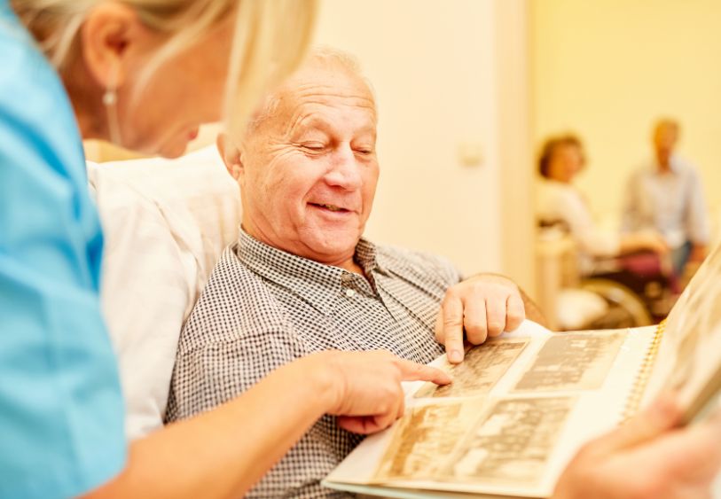 ¿Cómo tratar a los ancianos con demencia senil?: 6 recomendaciones